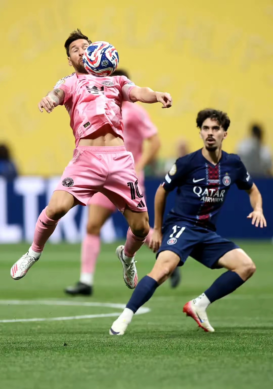 包含巴黎圣日耳曼训练开放日，今夜临场应变引欢呼，英超在即，数据趋势出现新变化的词条-九游云游戏平台入口